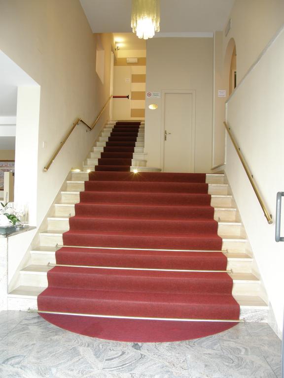 Hotel Stefan Room & Breakfast Гатео а Маре Екстериор снимка