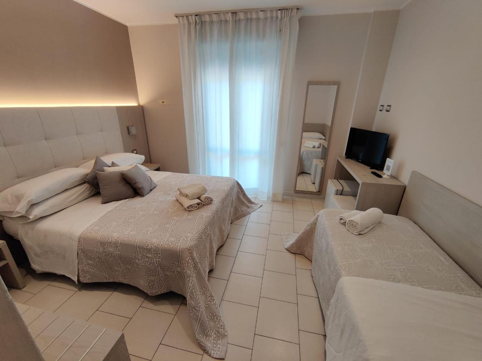 Hotel Stefan Room & Breakfast Гатео а Маре Екстериор снимка