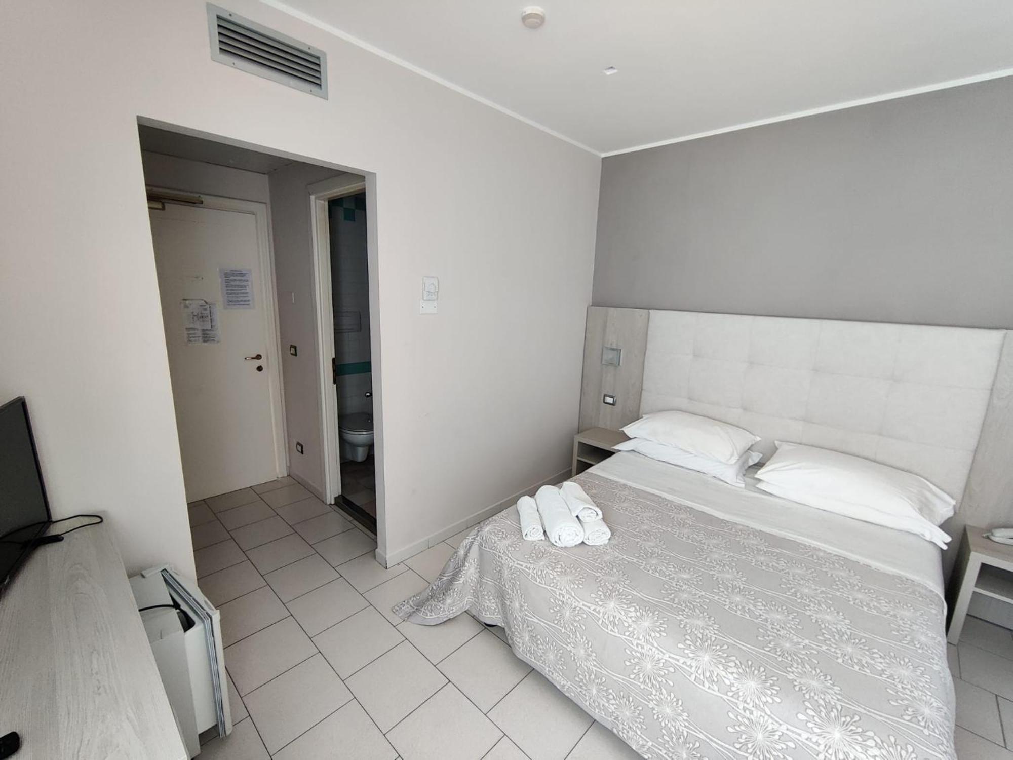 Hotel Stefan Room & Breakfast Гатео а Маре Екстериор снимка
