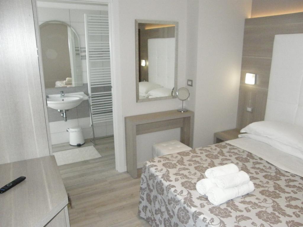 Hotel Stefan Room & Breakfast Гатео а Маре Екстериор снимка