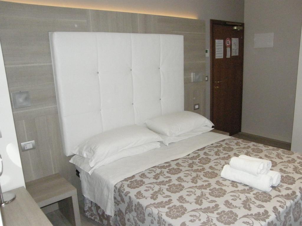Hotel Stefan Room & Breakfast Гатео а Маре Екстериор снимка
