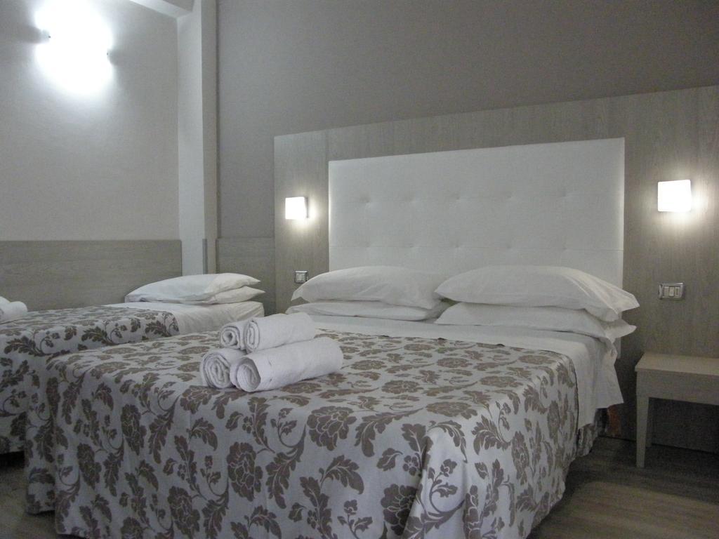 Hotel Stefan Room & Breakfast Гатео а Маре Екстериор снимка