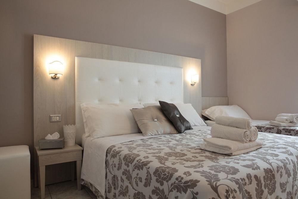 Hotel Stefan Room & Breakfast Гатео а Маре Екстериор снимка
