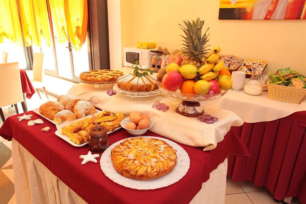 Hotel Stefan Room & Breakfast Гатео а Маре Екстериор снимка