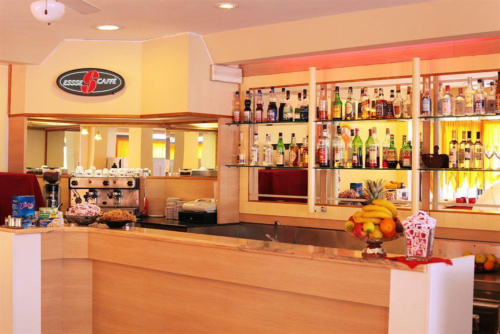Hotel Stefan Room & Breakfast Гатео а Маре Екстериор снимка