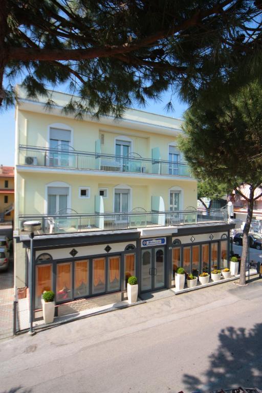 Hotel Stefan Room & Breakfast Гатео а Маре Екстериор снимка
