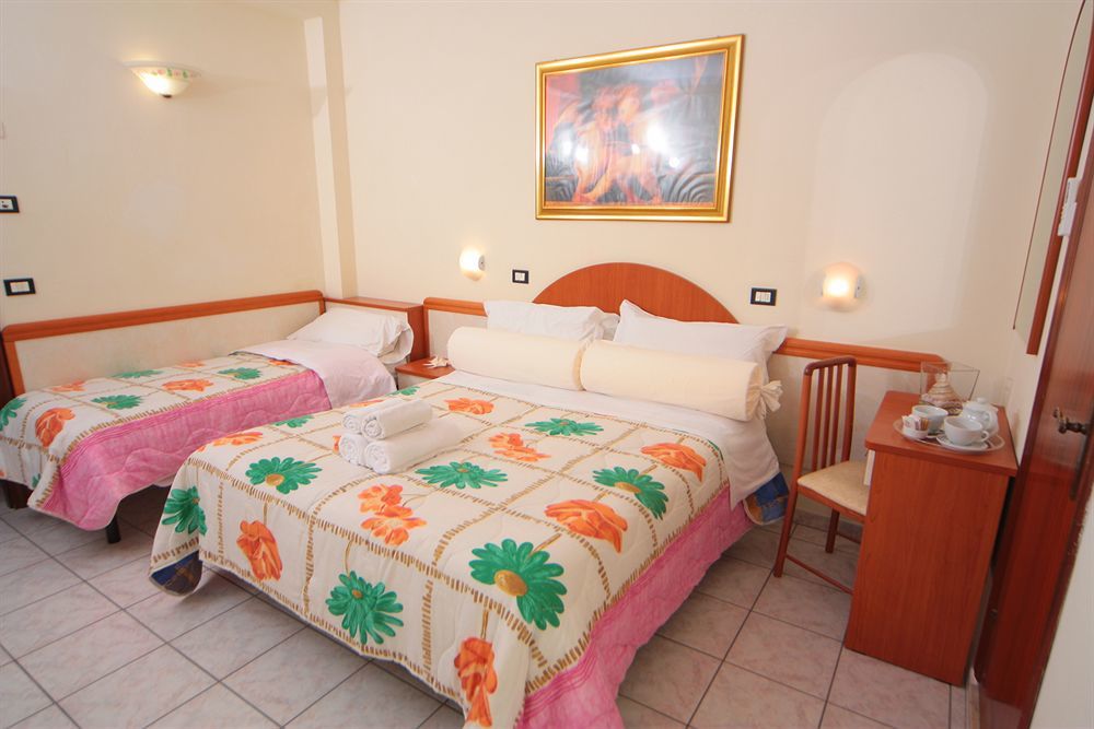 Hotel Stefan Room & Breakfast Гатео а Маре Екстериор снимка