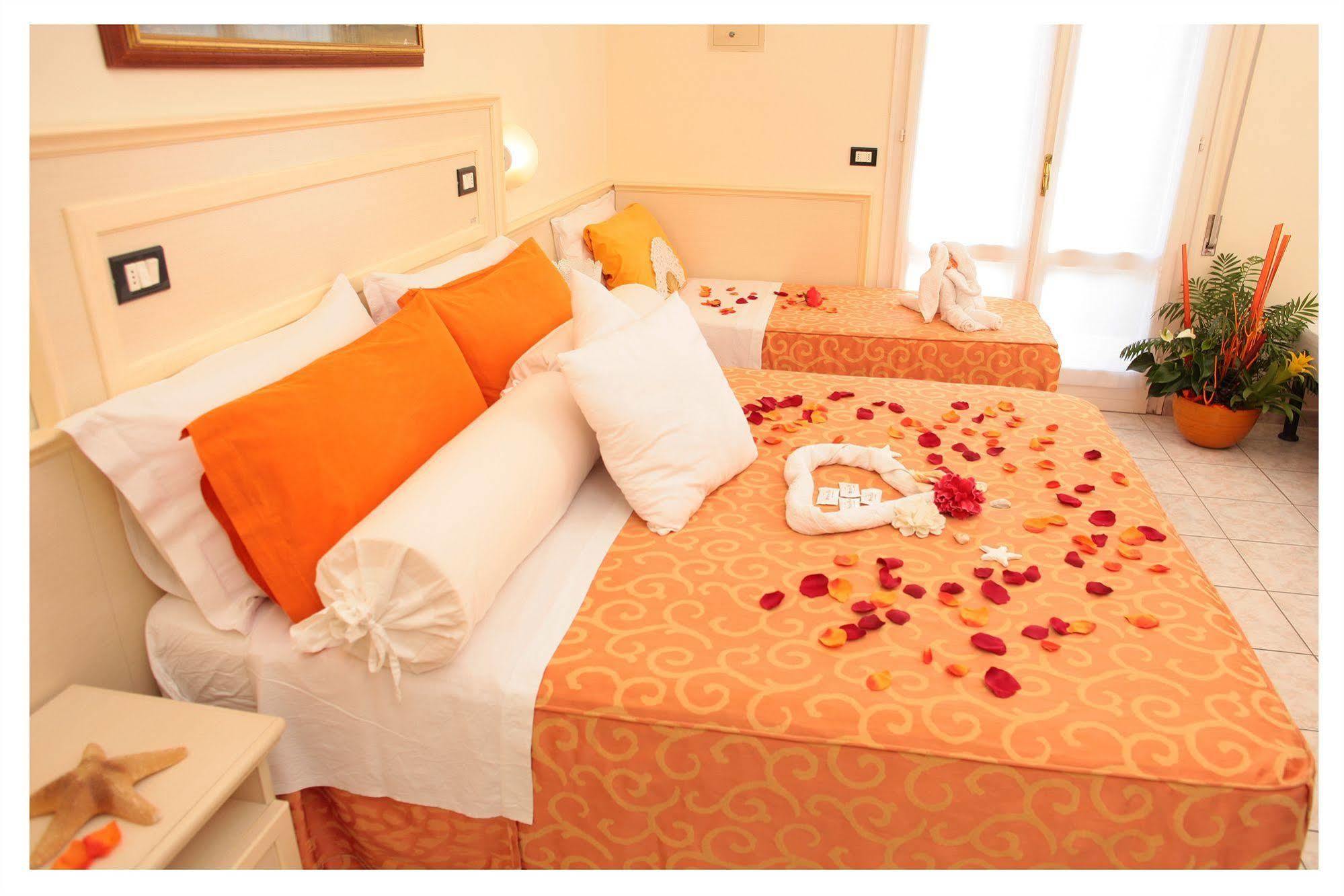Hotel Stefan Room & Breakfast Гатео а Маре Екстериор снимка